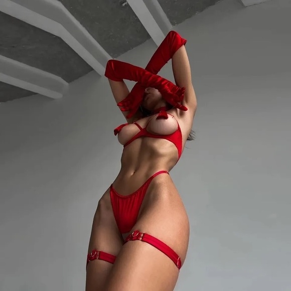Red tassel 3 piece red lingerie set bra thong - Picture 2 of 3
